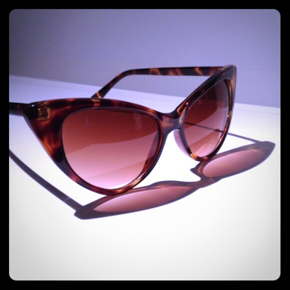 Cateye Sunglasses Nakita Style Tortoise Shell